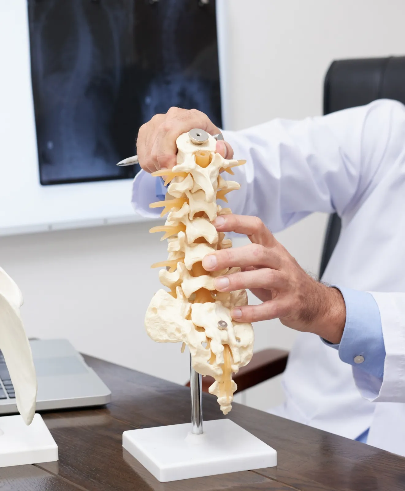 best spine surgeon in indore, spine surgeon indore